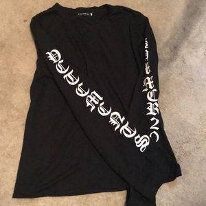 Long sleeve black tee